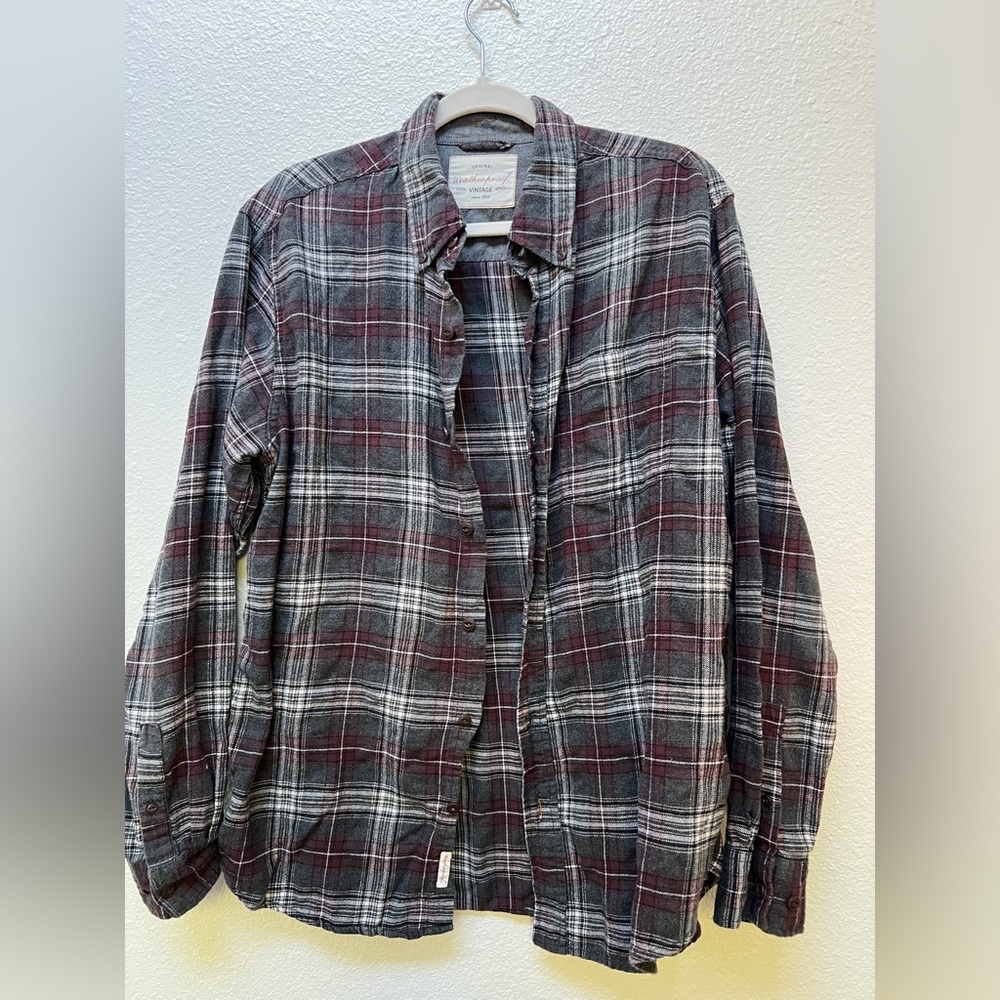 Weatherproof vintage grey plaid flannel. Size L